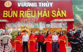 Bún Riêu Hải Sản Vương Thủy-Món ăn truyền thống "không thể không thử"